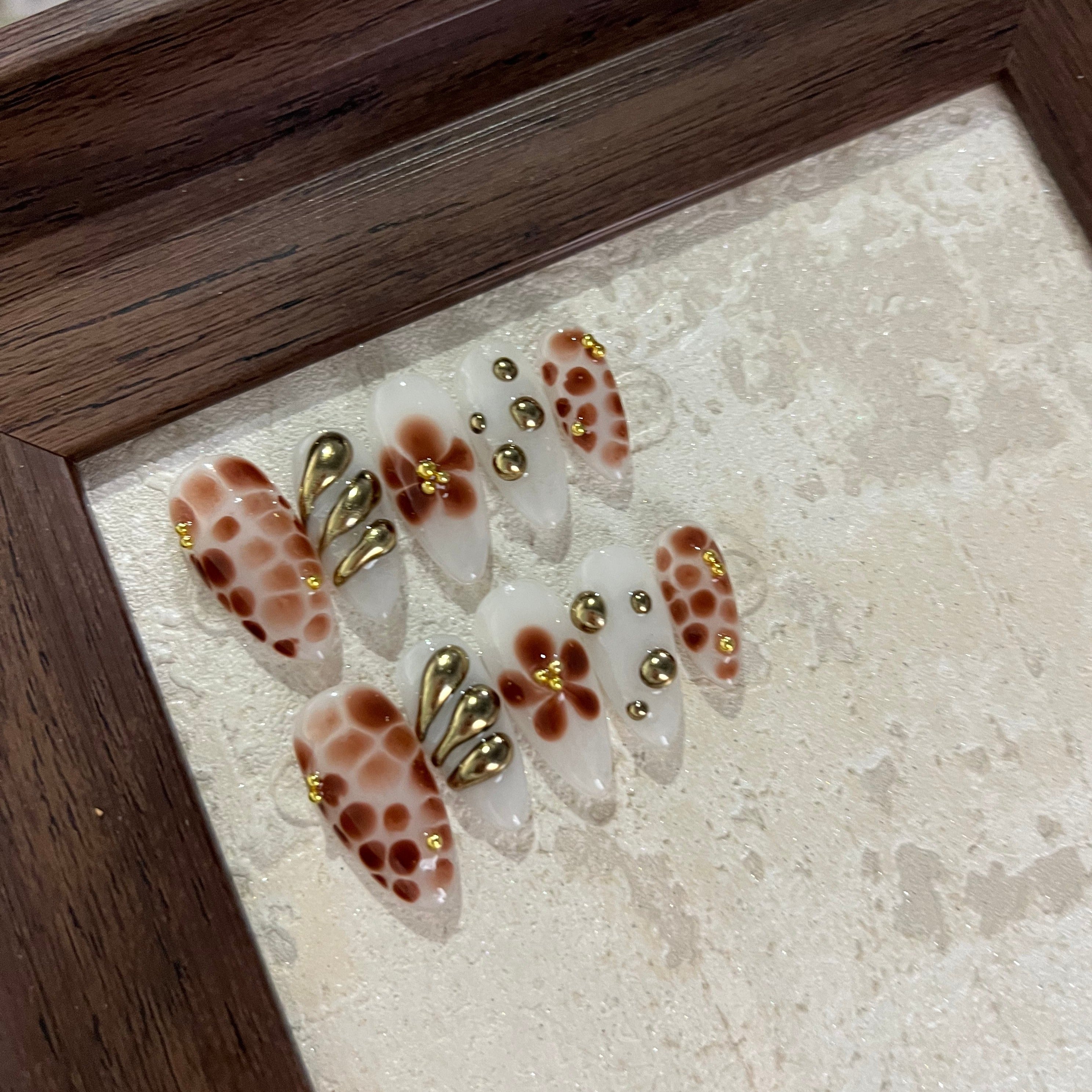 1979-3D FLOWER TEN PIECES OF HANDCRAFTED PRESS ON NAIL