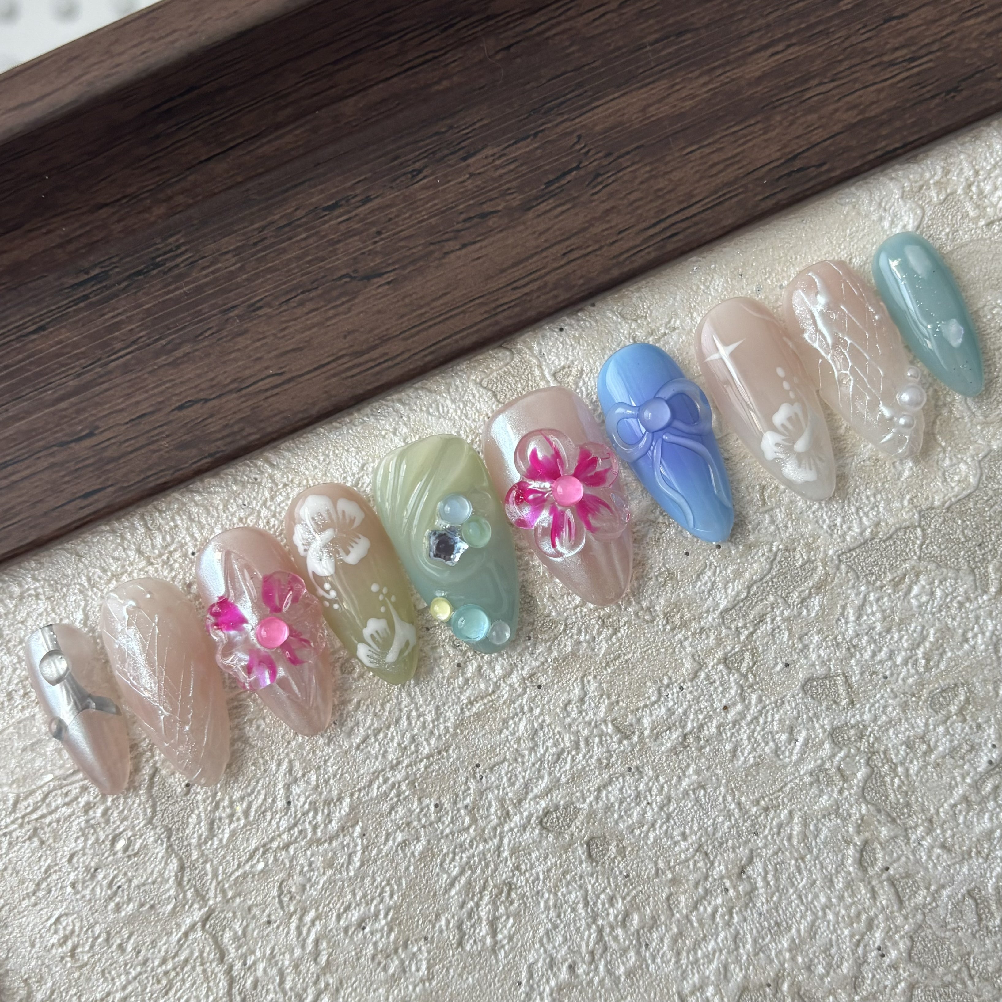 SPRING DAY-3D FLOWER TEN PIECES OF HANDCRAFTED PRESS ON NAIL