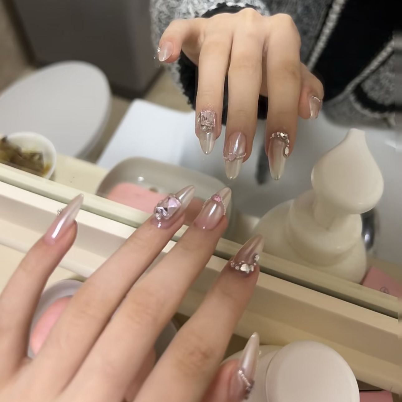 TEN PIECES OF HANDCRAFTED PRESS ON NAIL