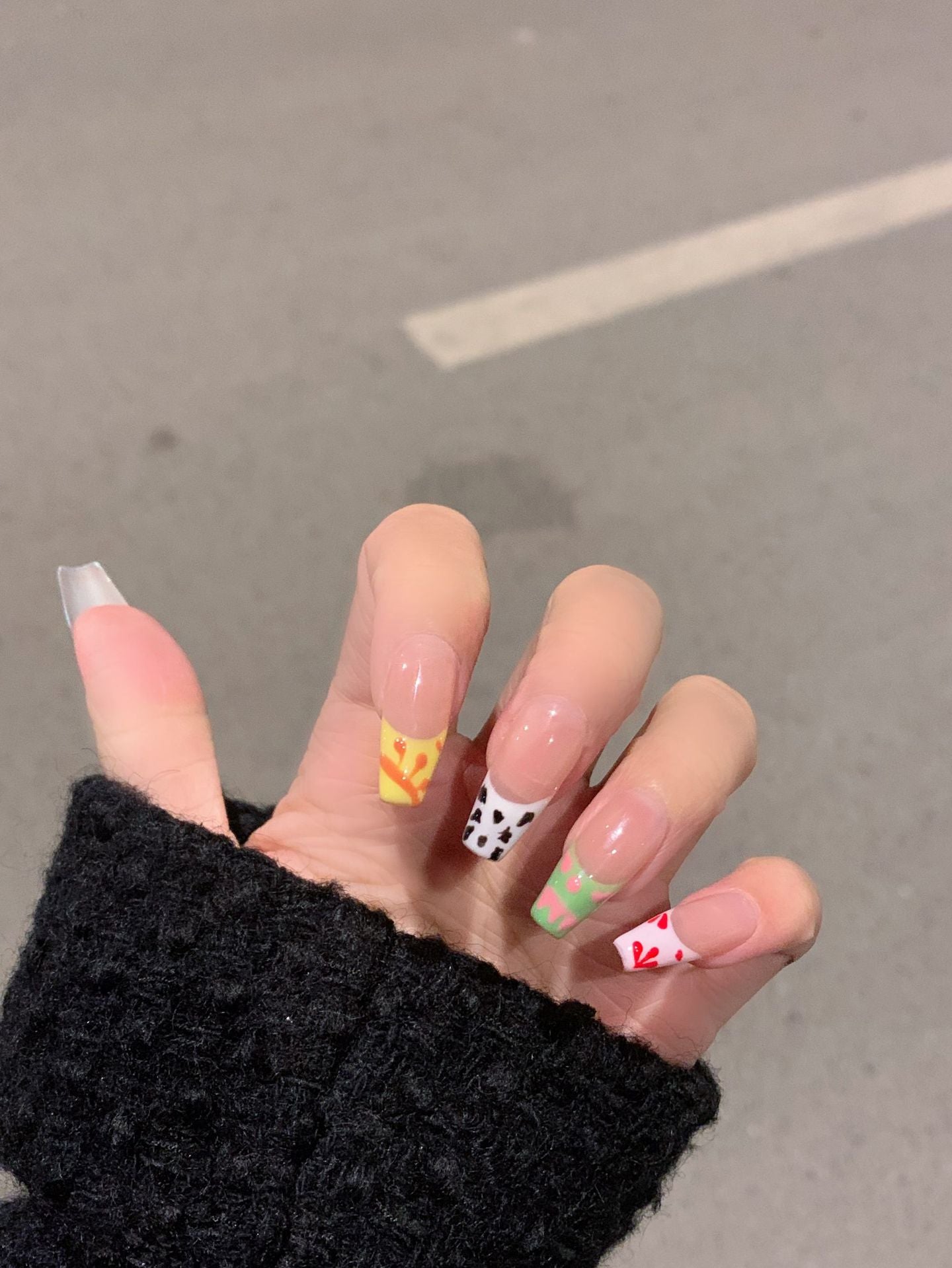 HOT GIRL-TEN PIECES OF HANDCRAFTED PRESS ON NAIL