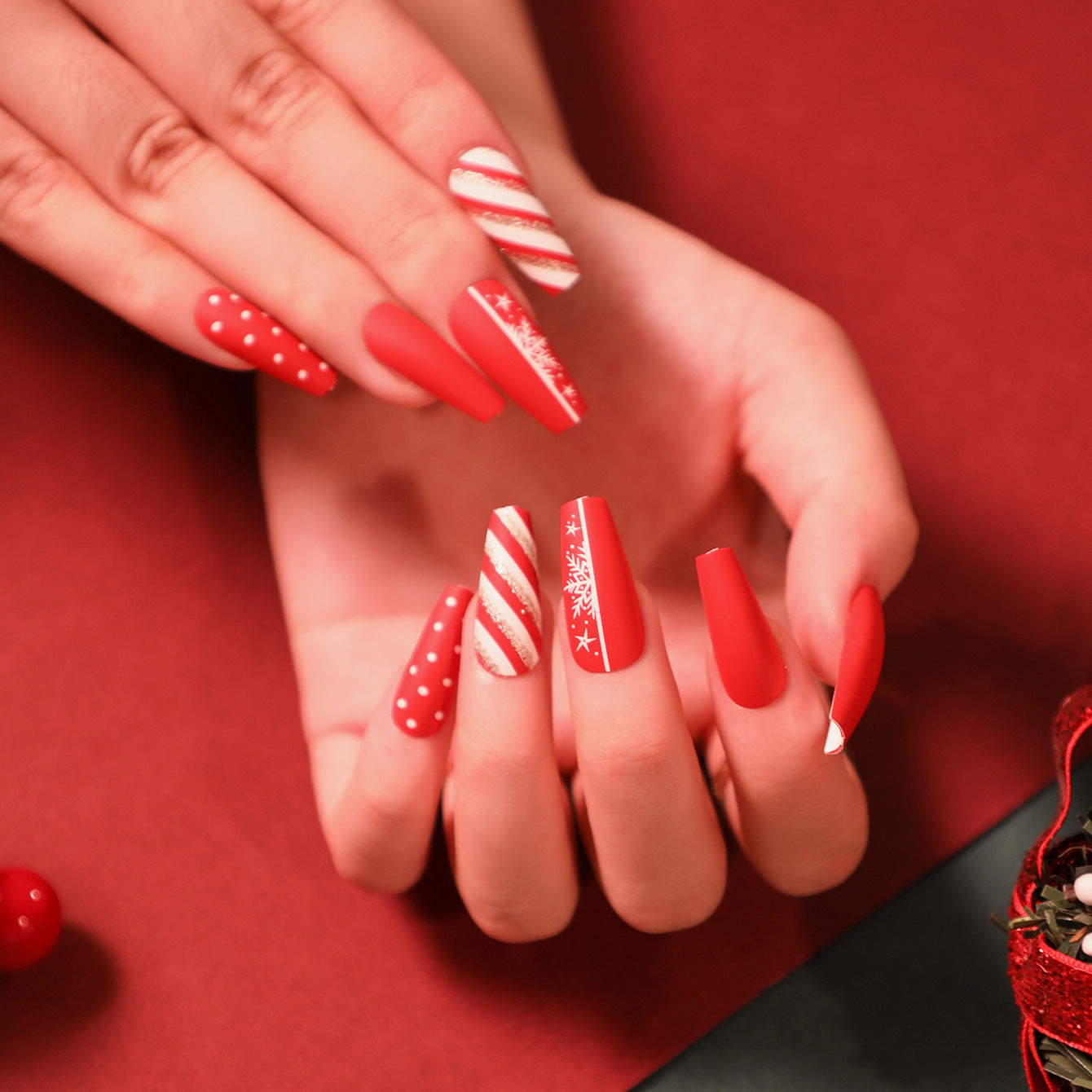 24PCS MEDIUM COFFIN CHRISTMAS NAILS