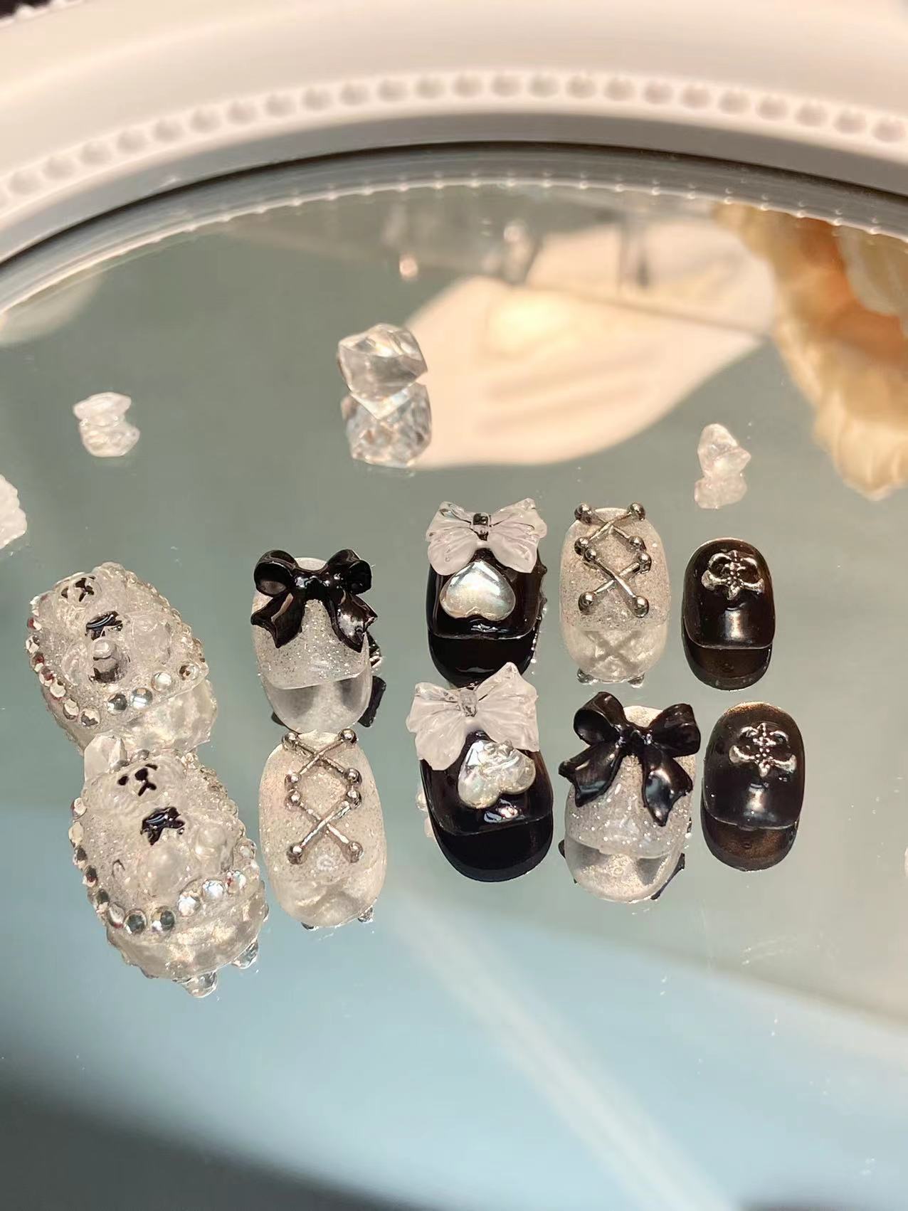 RUNAWAY LOLI-TEN PIECES OF HANDCRAFTED PRESS ON NAIL