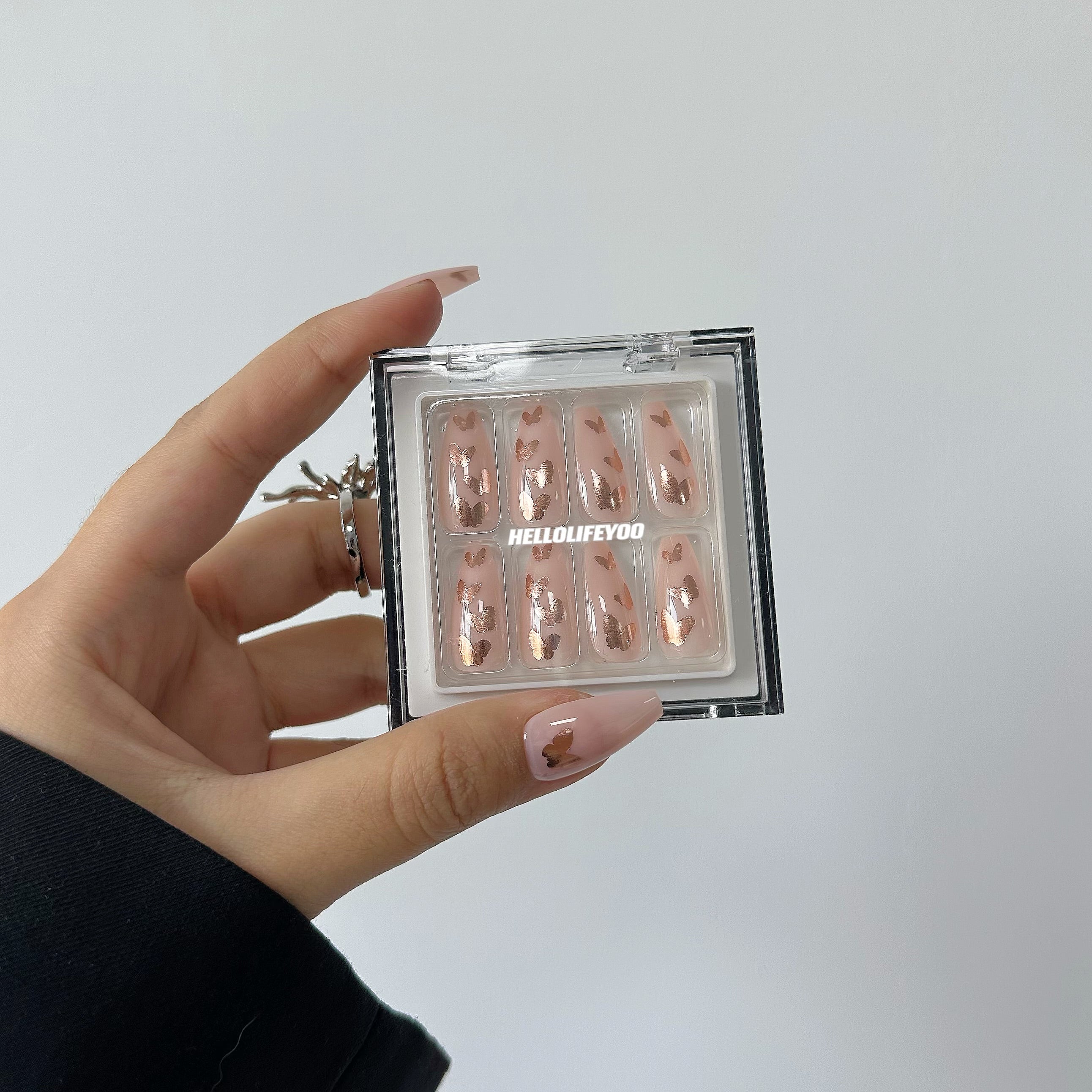 GOLDEN BUTTERFLY - 28 PCS