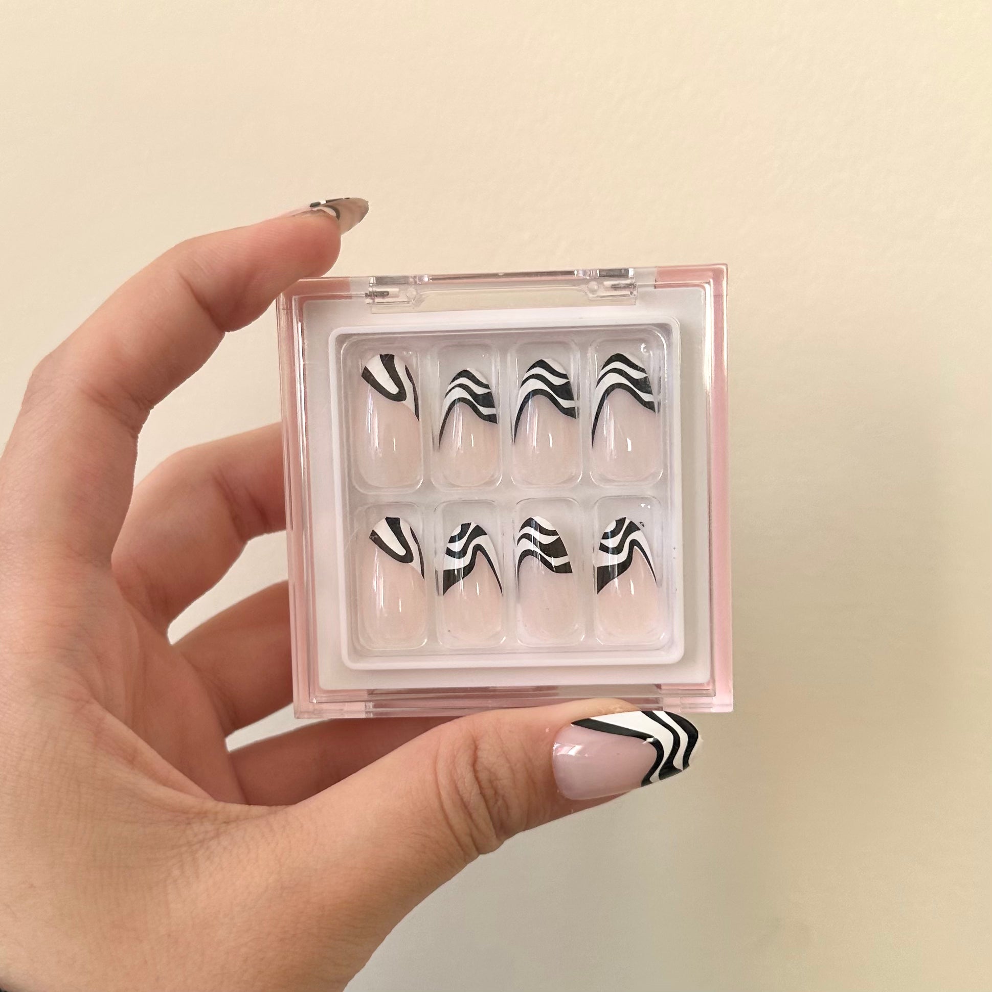 GLOW UP - 28 PCS