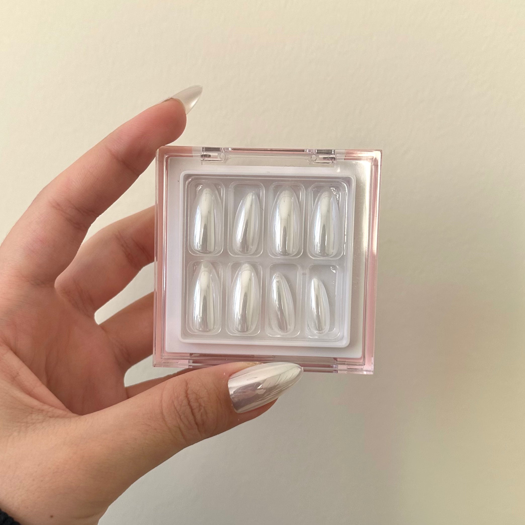 WHITE AURORA - 28 PCS