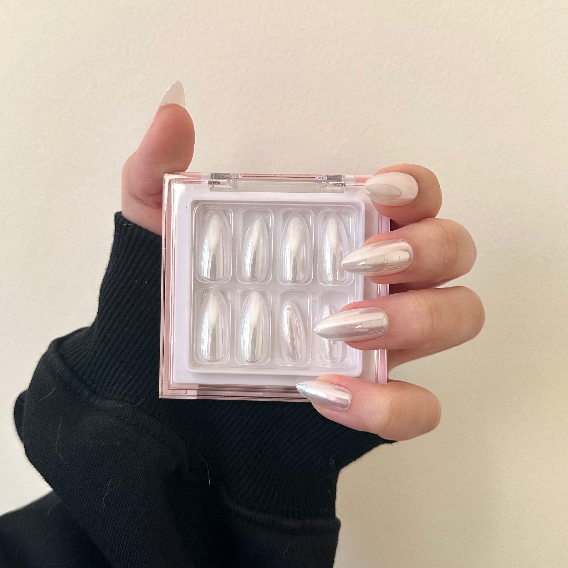 WHITE AURORA - 28 PCS