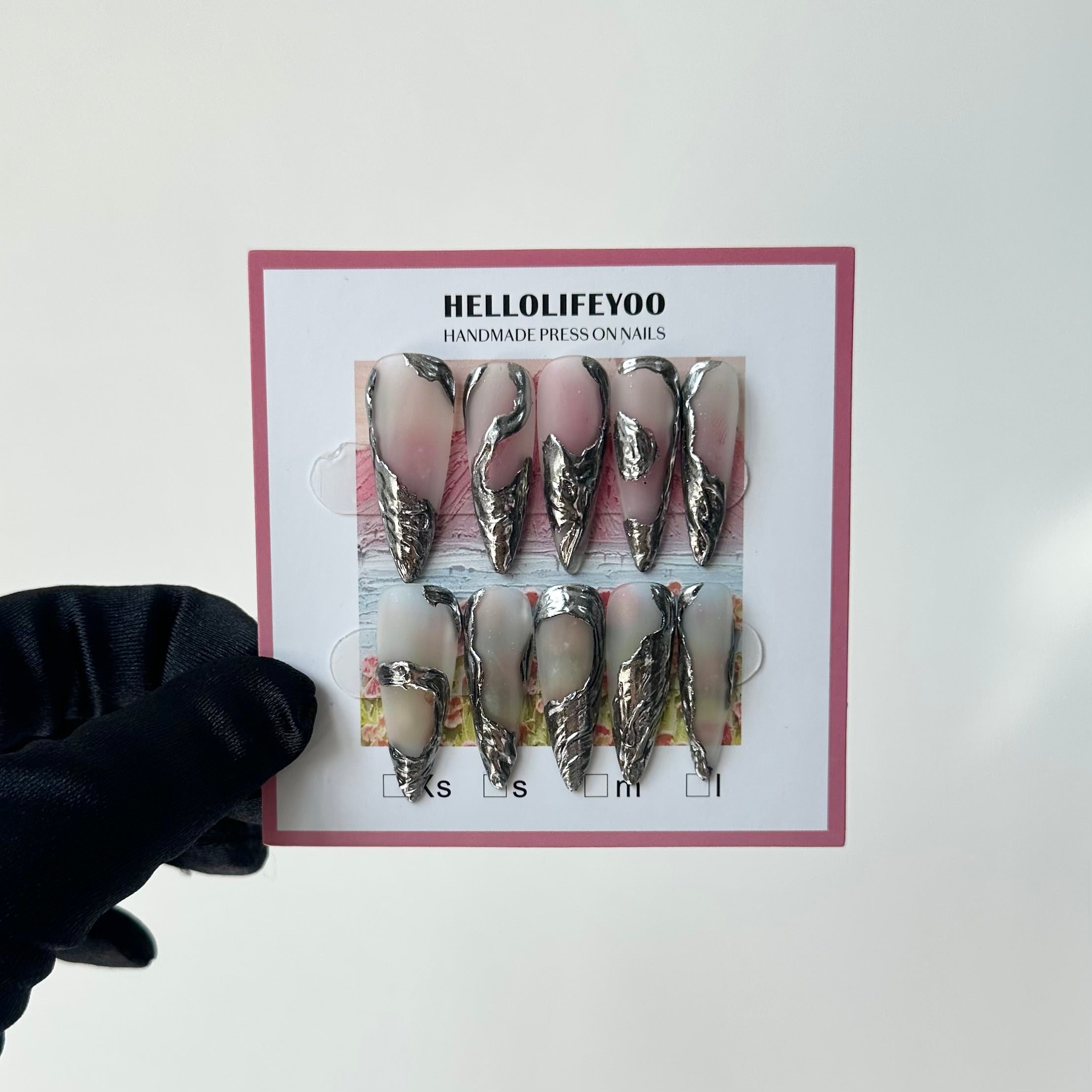 ALIEN - TEN PIECES OF HANDCRAFTED PRESS ON NAIL