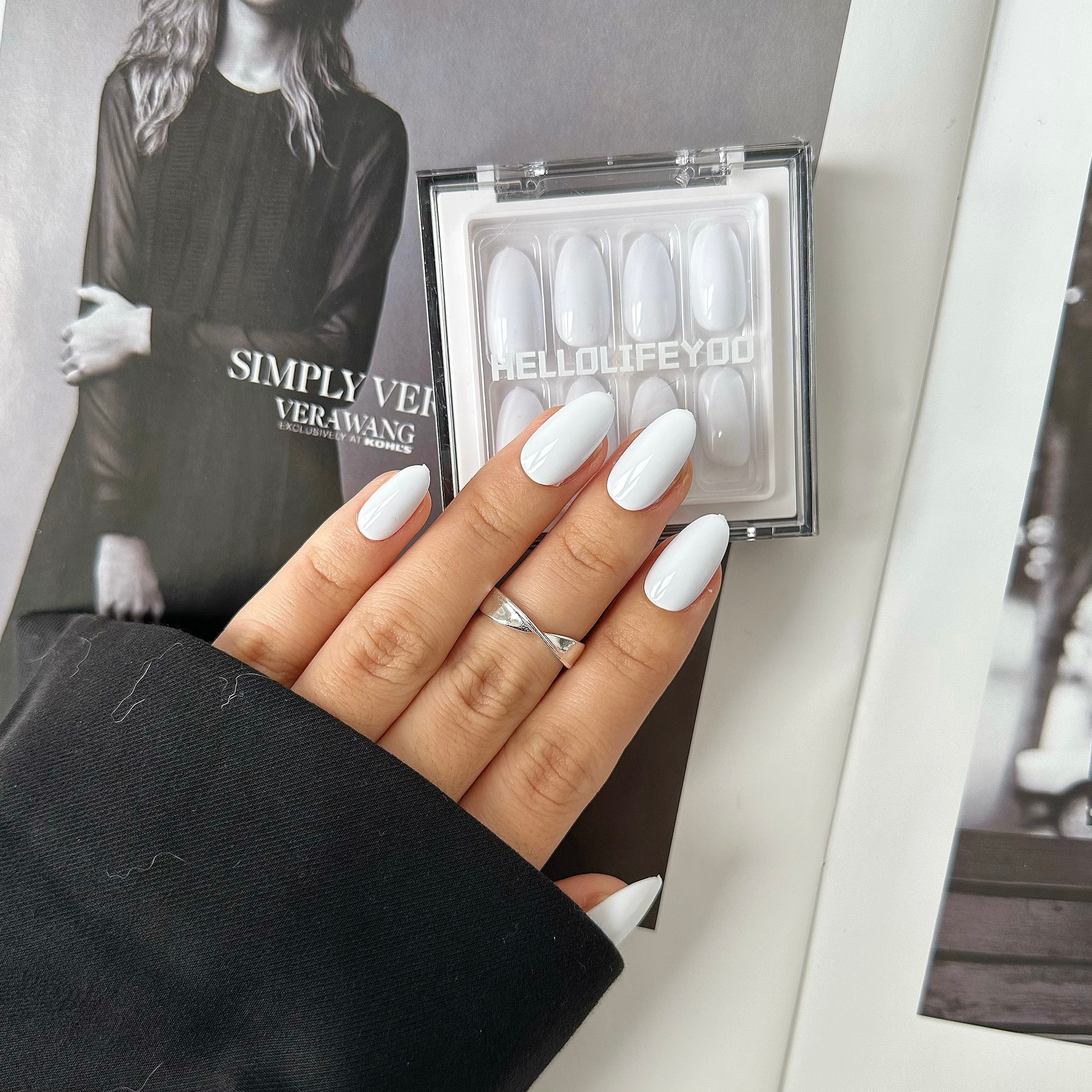 WHITE CRYSTAL - 28 PCS