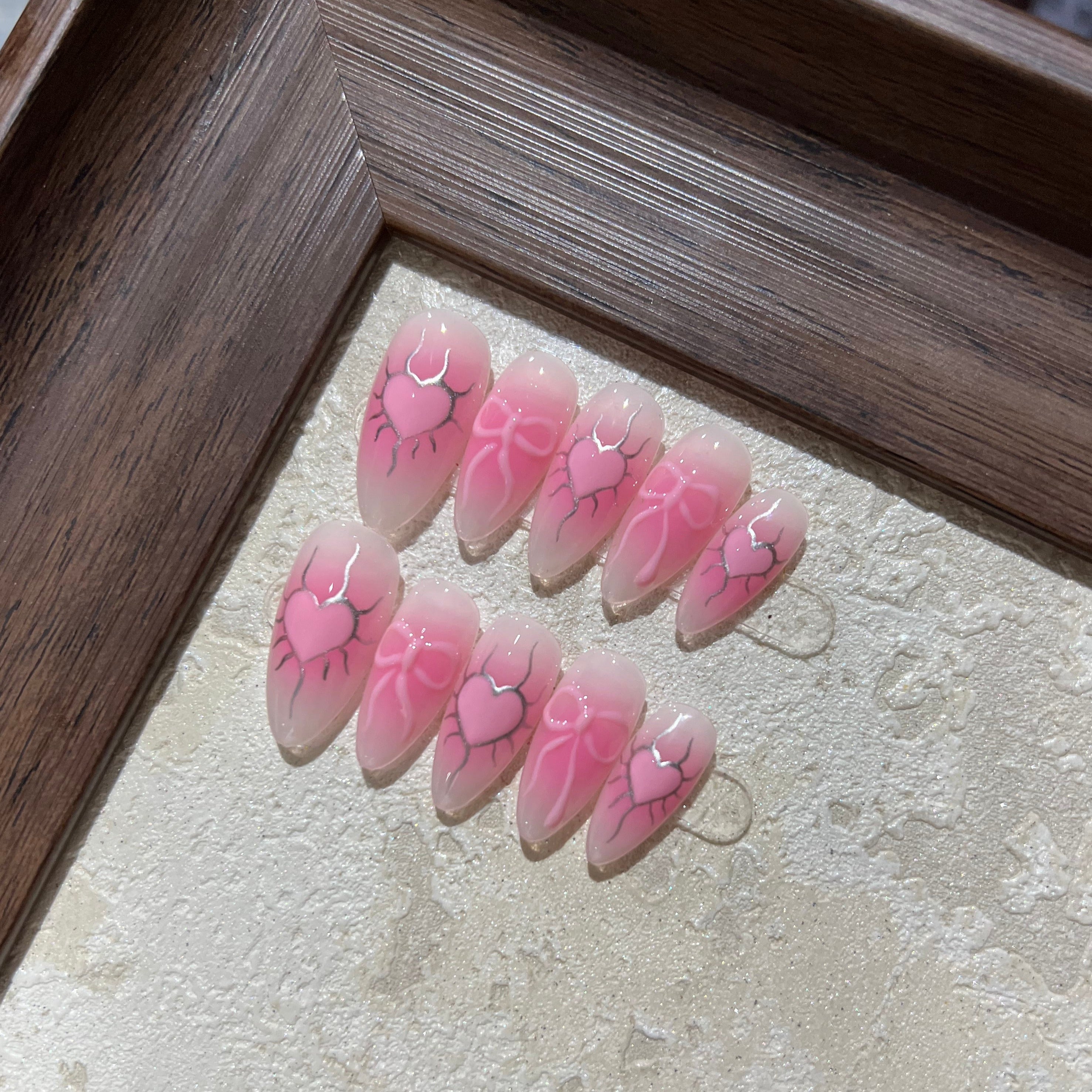 THROBBING HEART-TEN PIECES OF HANDCRAFTED PRESS ON NAIL