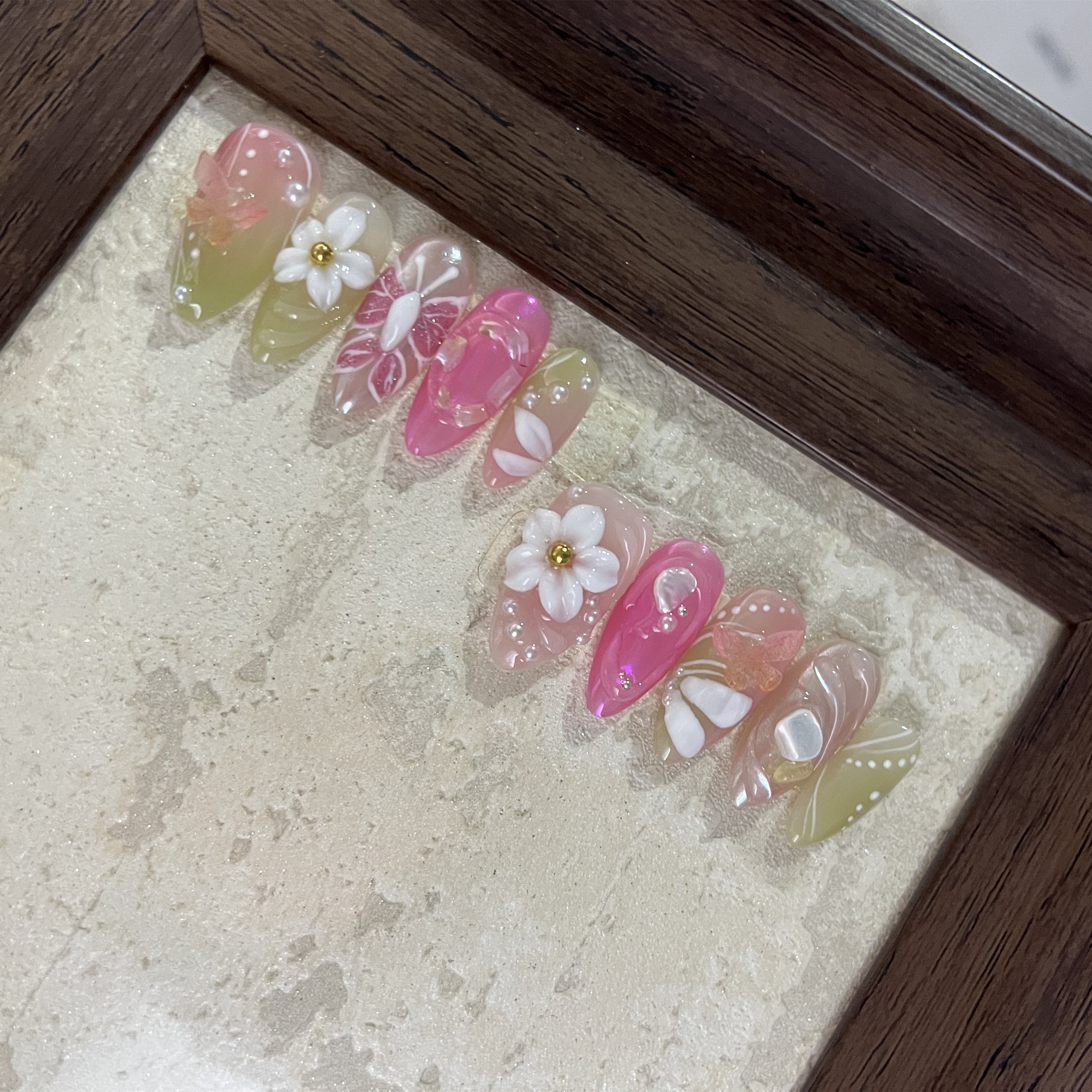 RIPPLE-TEN PIECES OF 3D FLOWER HANDCRAFTED PRESS ON NAIL