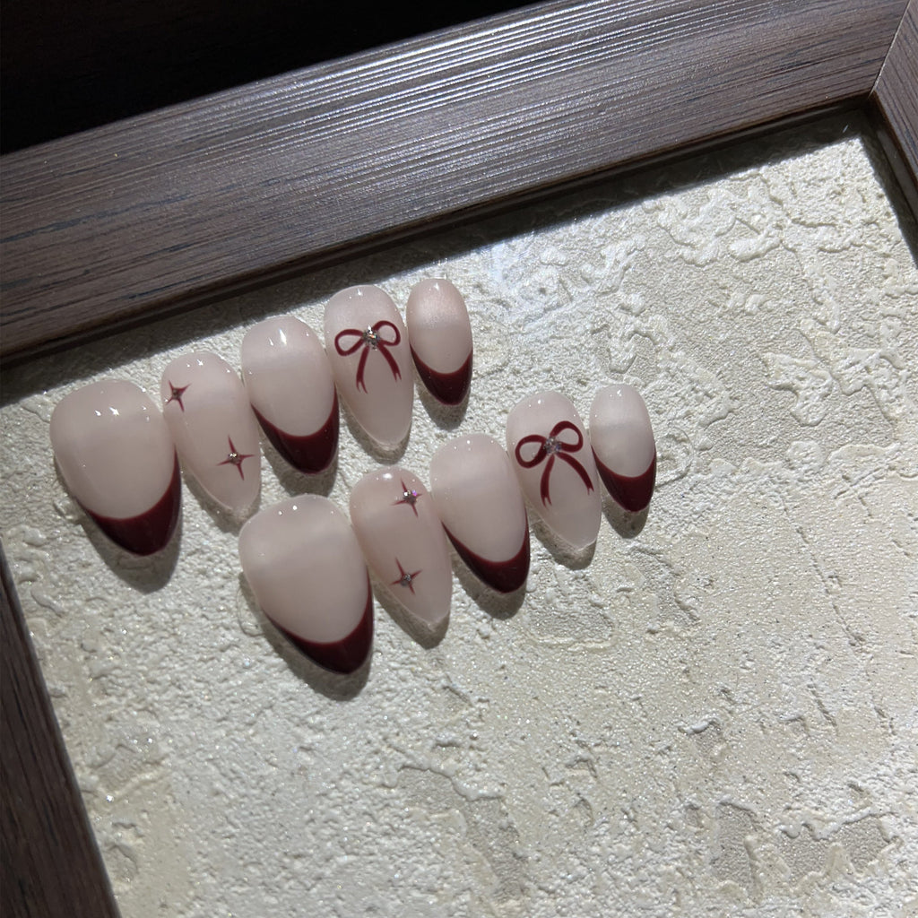 CHRISTMAS-TEN PIECES OF HANDCRAFTED PRESS ON NAIL