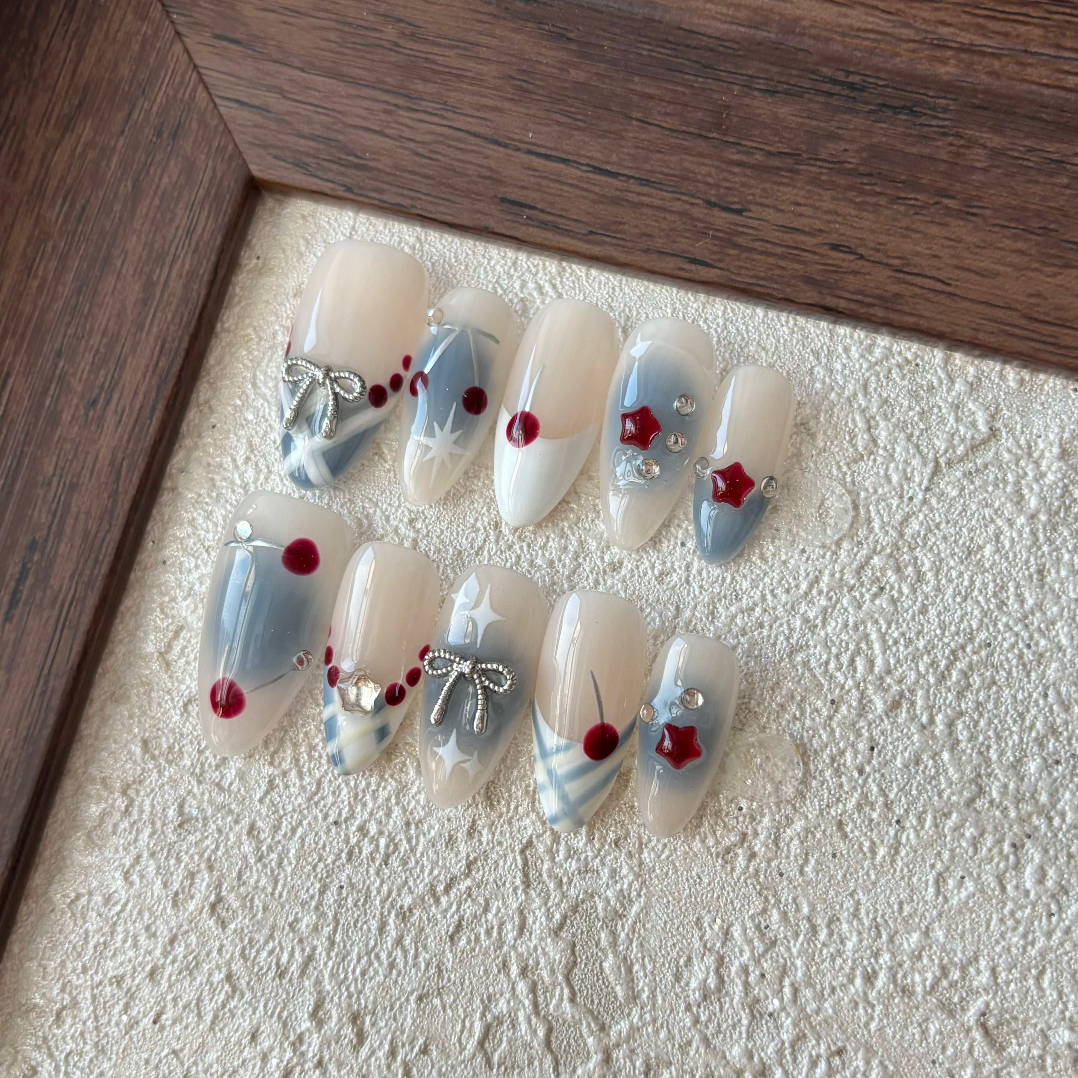 MARIPOSA-TEN PIECES OF HANDCRAFTED PRESS ON NAIL