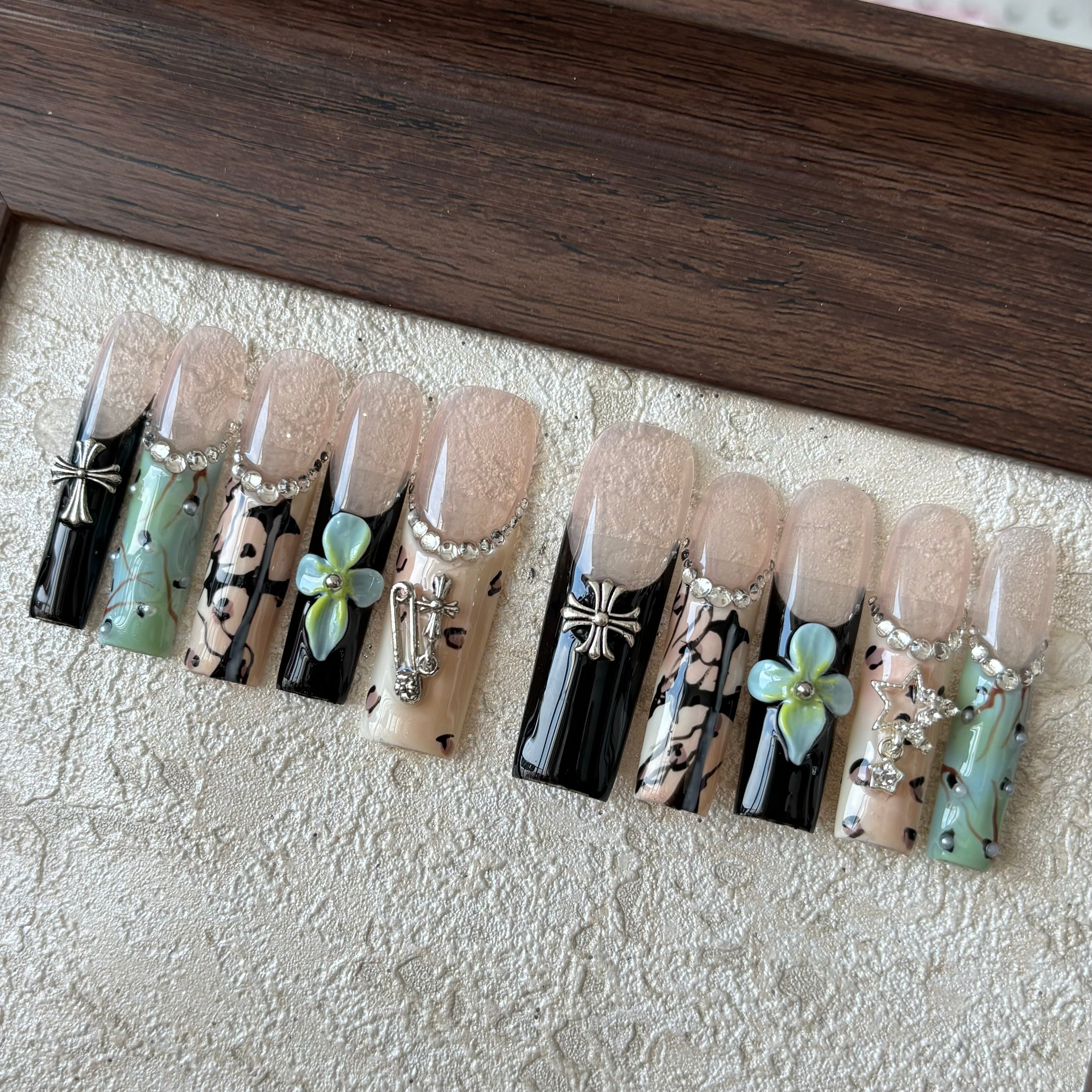 COQUETTE-TEN PIECES OF HANDCRAFTED PRESS ON NAIL