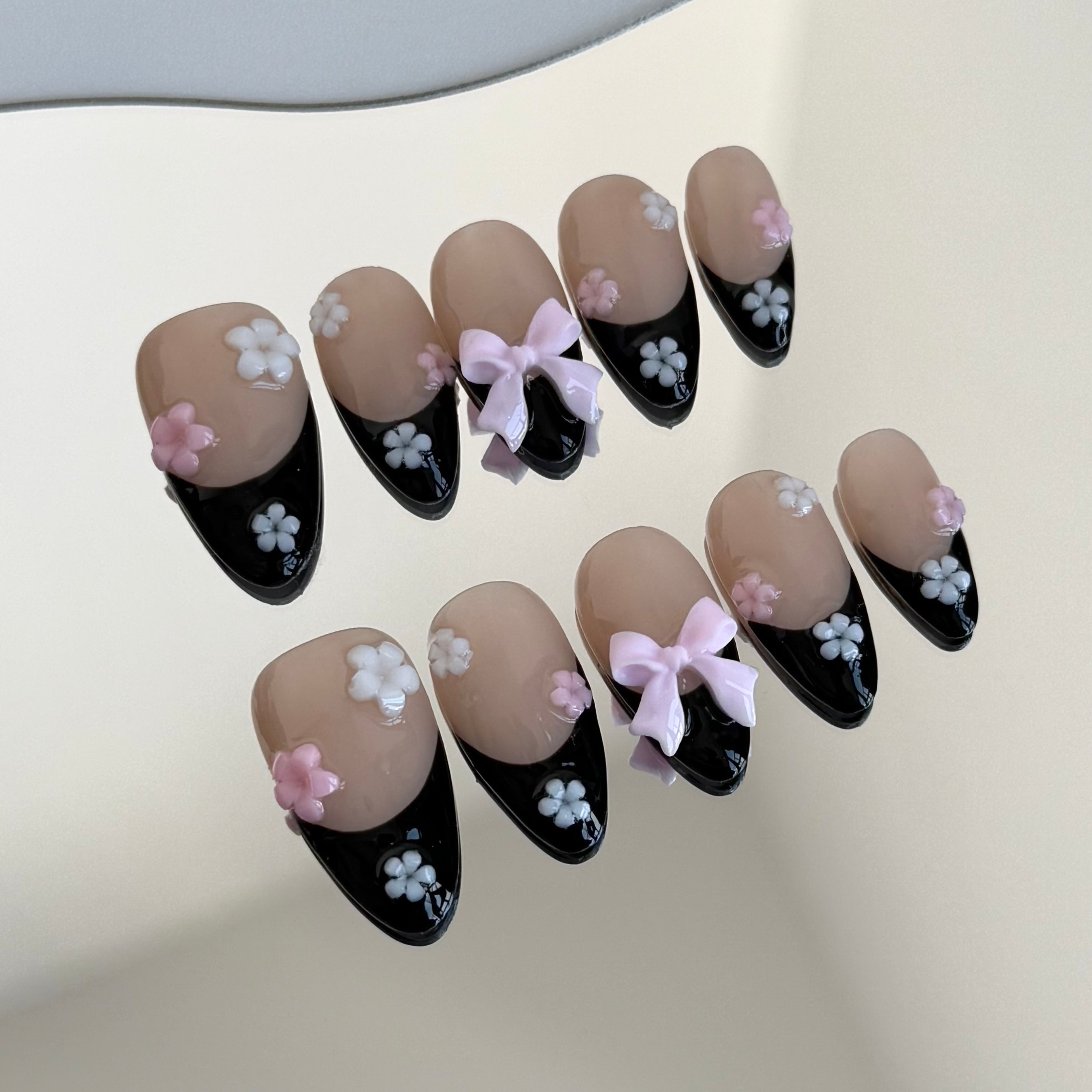 OREO-3D FLOWER TEN PIECES OF HANDCRAFTED PRESS ON NAIL