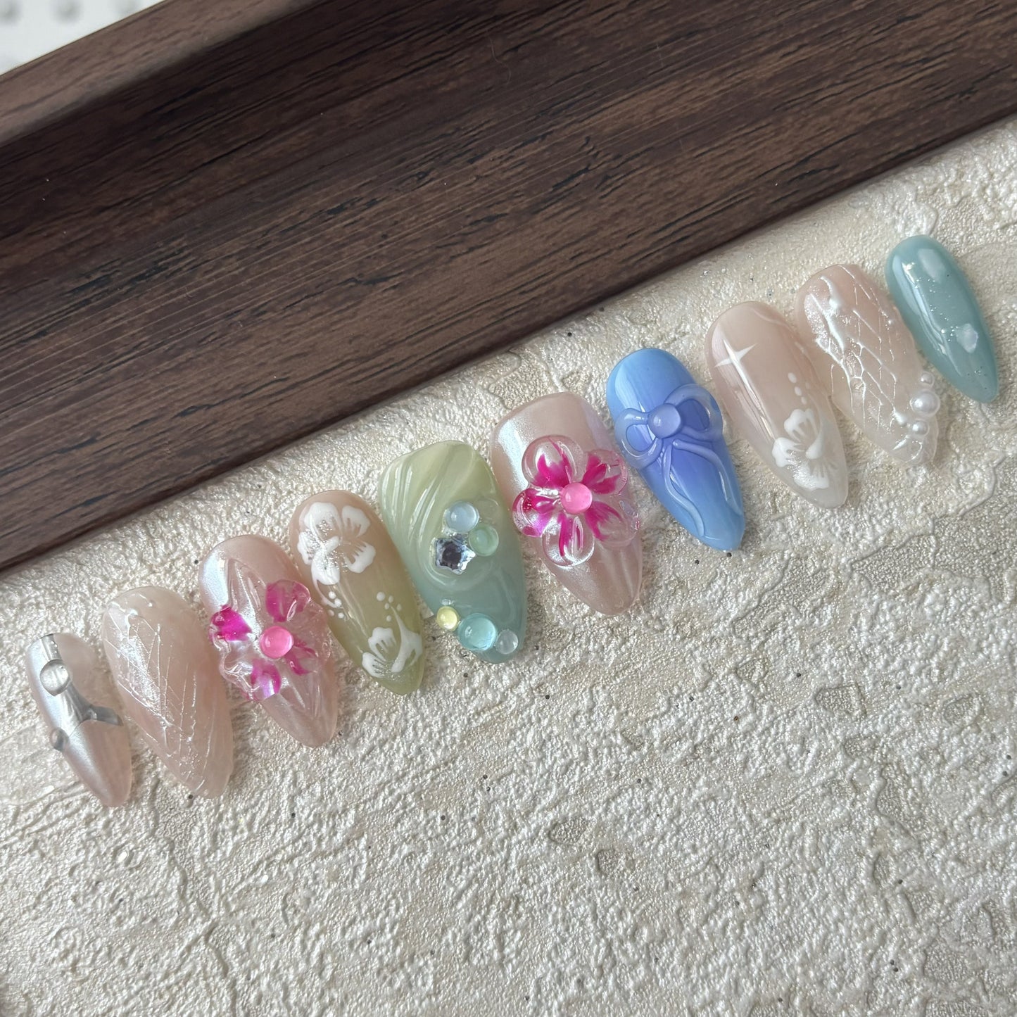 SPRING DAY-3D FLOWER TEN PIECES OF HANDCRAFTED PRESS ON NAIL