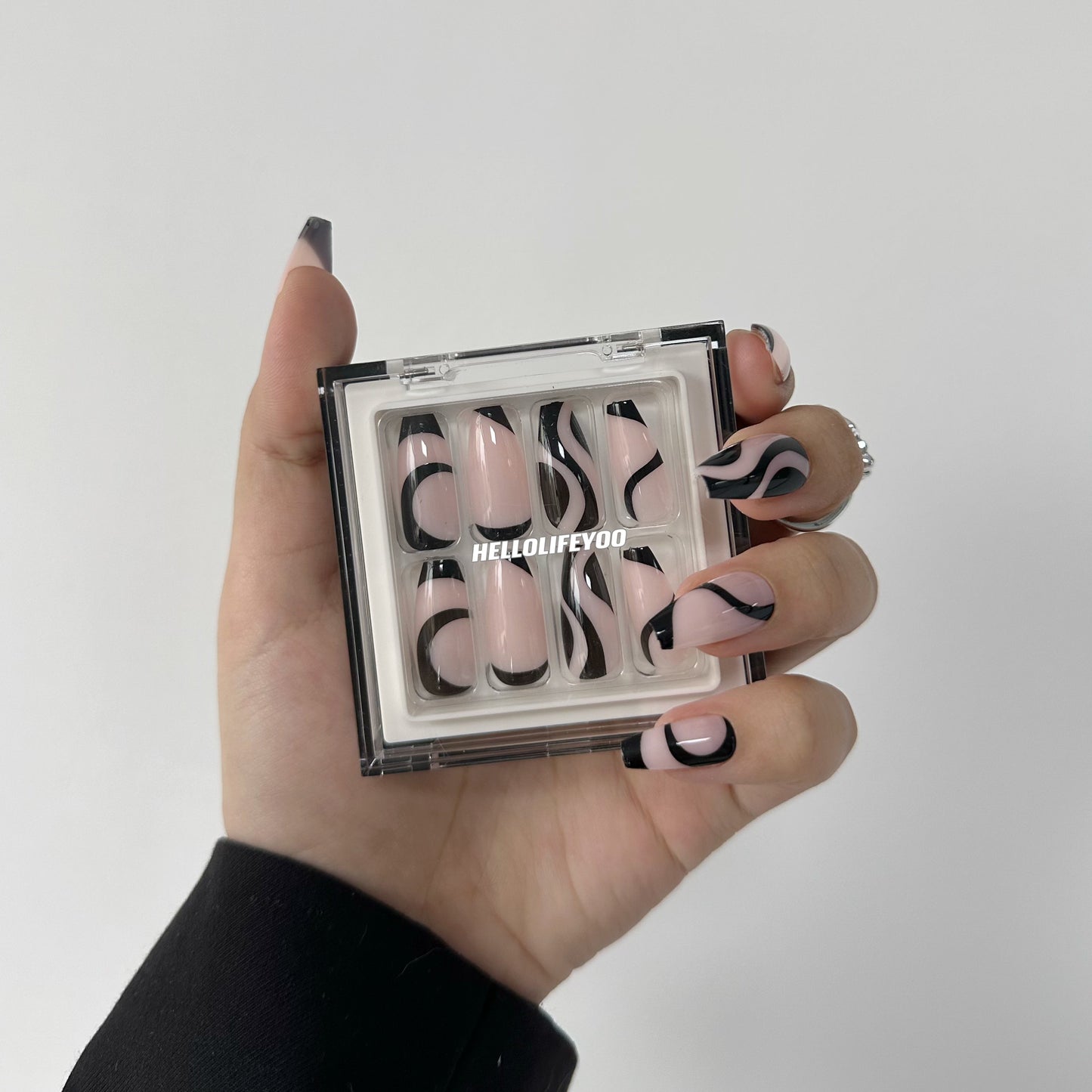 AFTER DARK - 28 PCS