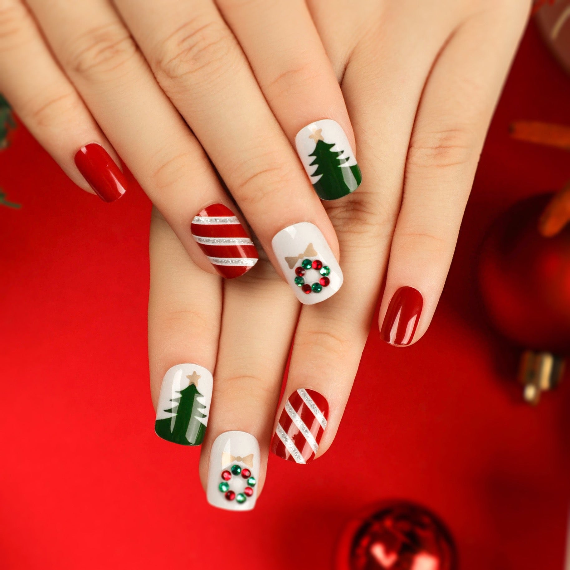 CHRISTMAS PRESS ON NAILS 24PCS