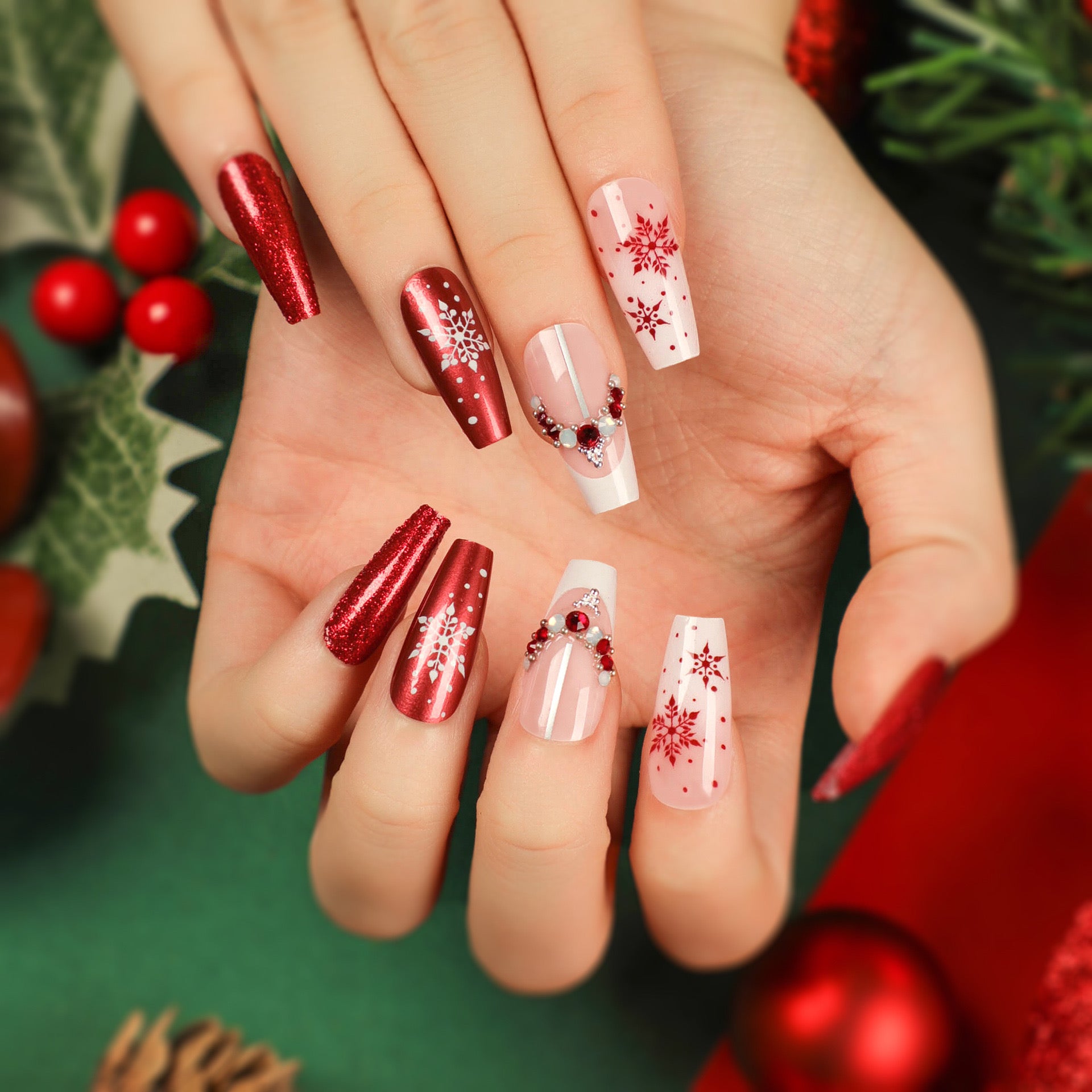 CHRISTMAS PRESS ON NAILS 24PCS