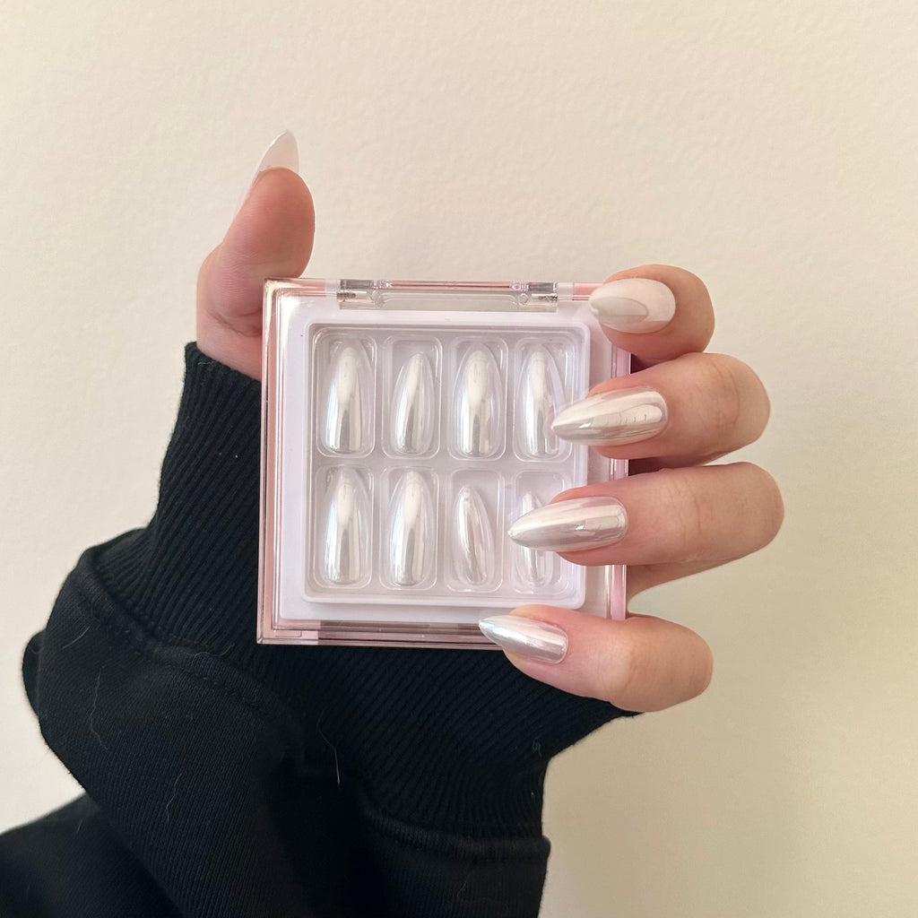 WHITE AURORA - 28 PCS