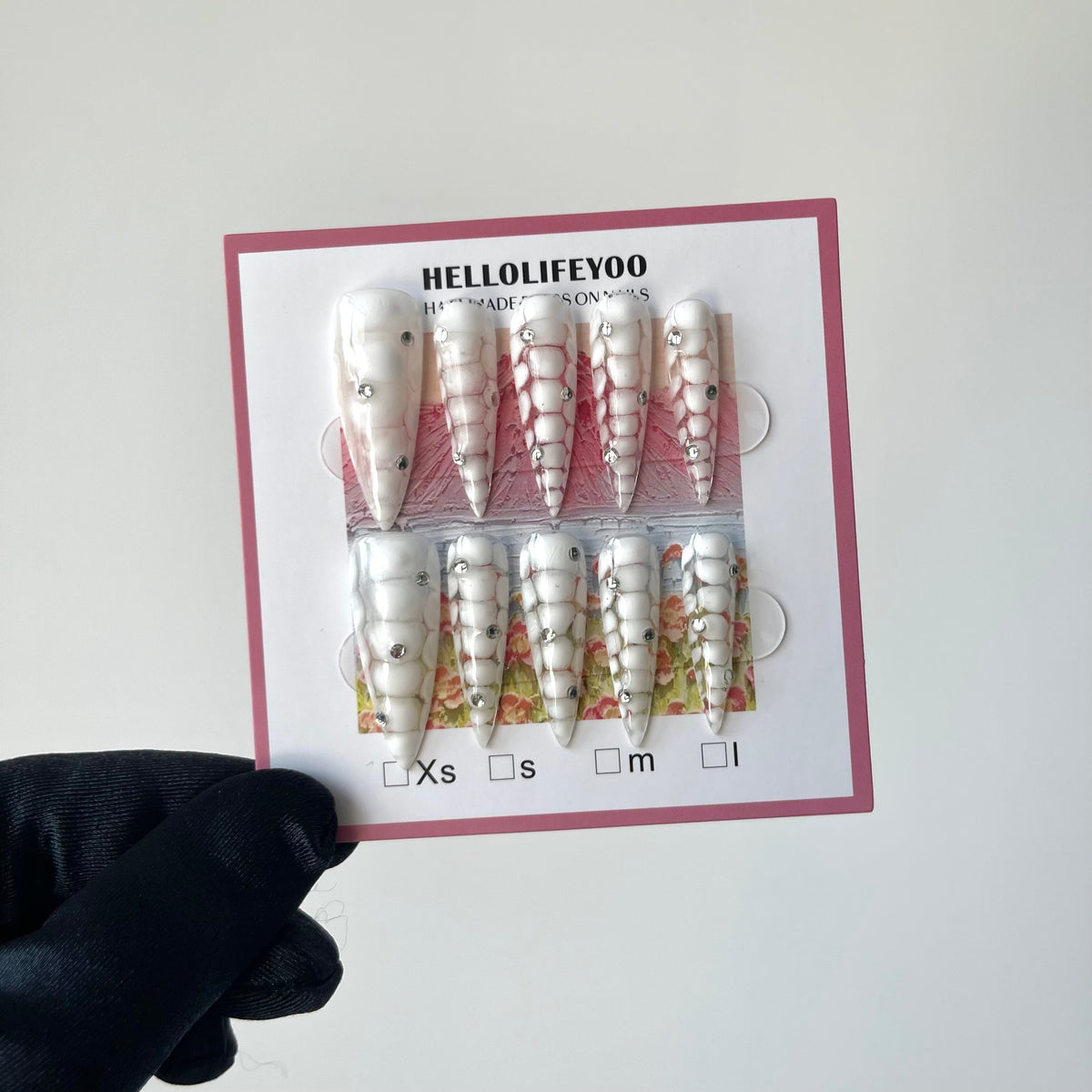 WHITE CROCODILE PATTERN-TEN PIECES OF HANDCRAFTED PRESS ON NAIL