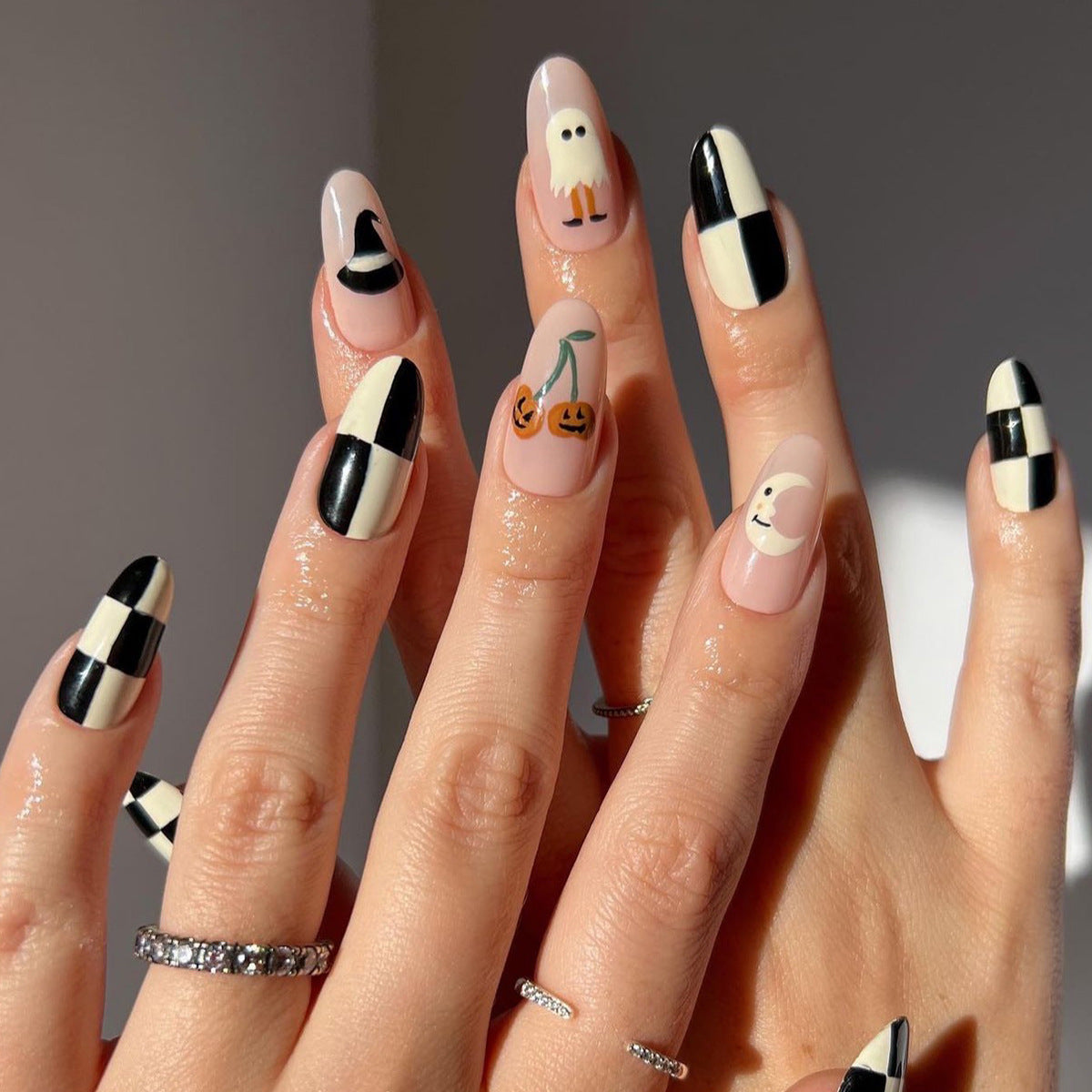 24PCS MEDIUM ALMONDS NAILS