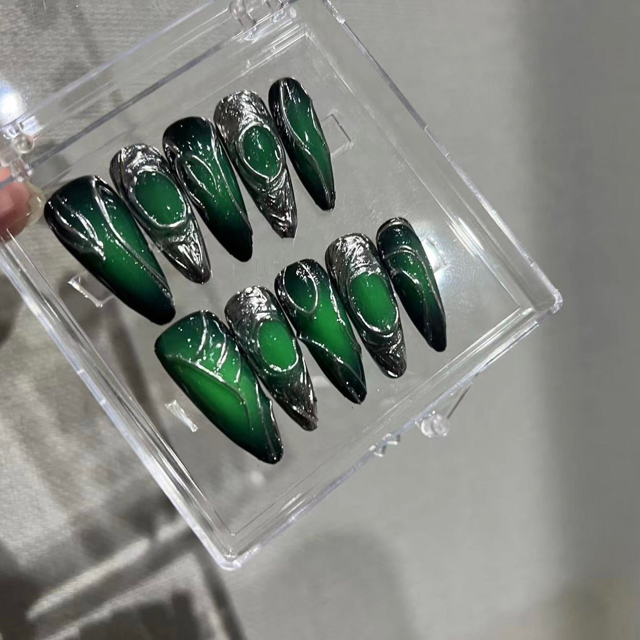 GRANDMOTHER-TEN PIECES OF HANDCRAFTED PRESS ON NAIL